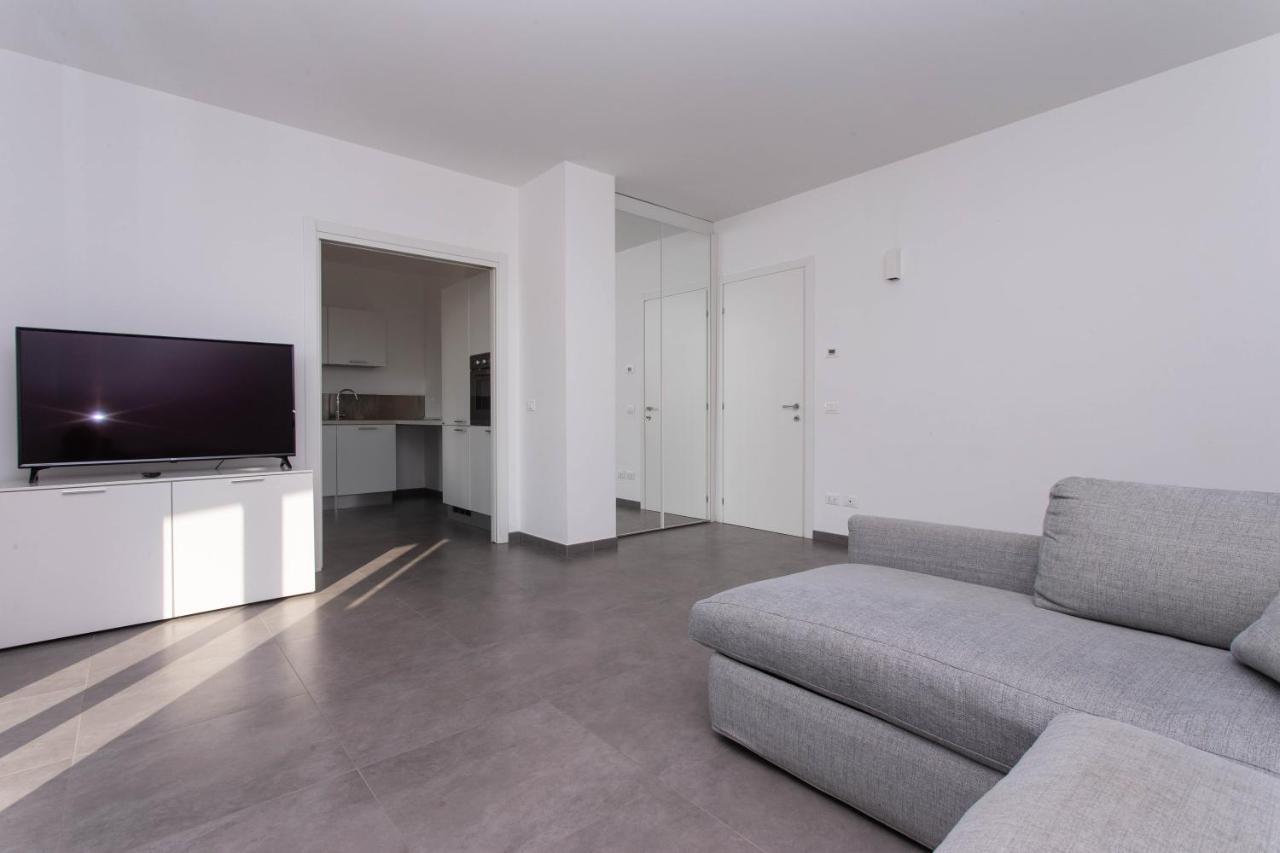 S018 - Sirolo, Nuovissimo Trilocale In Pietra Con Giardino Dx Appartement Buitenkant foto