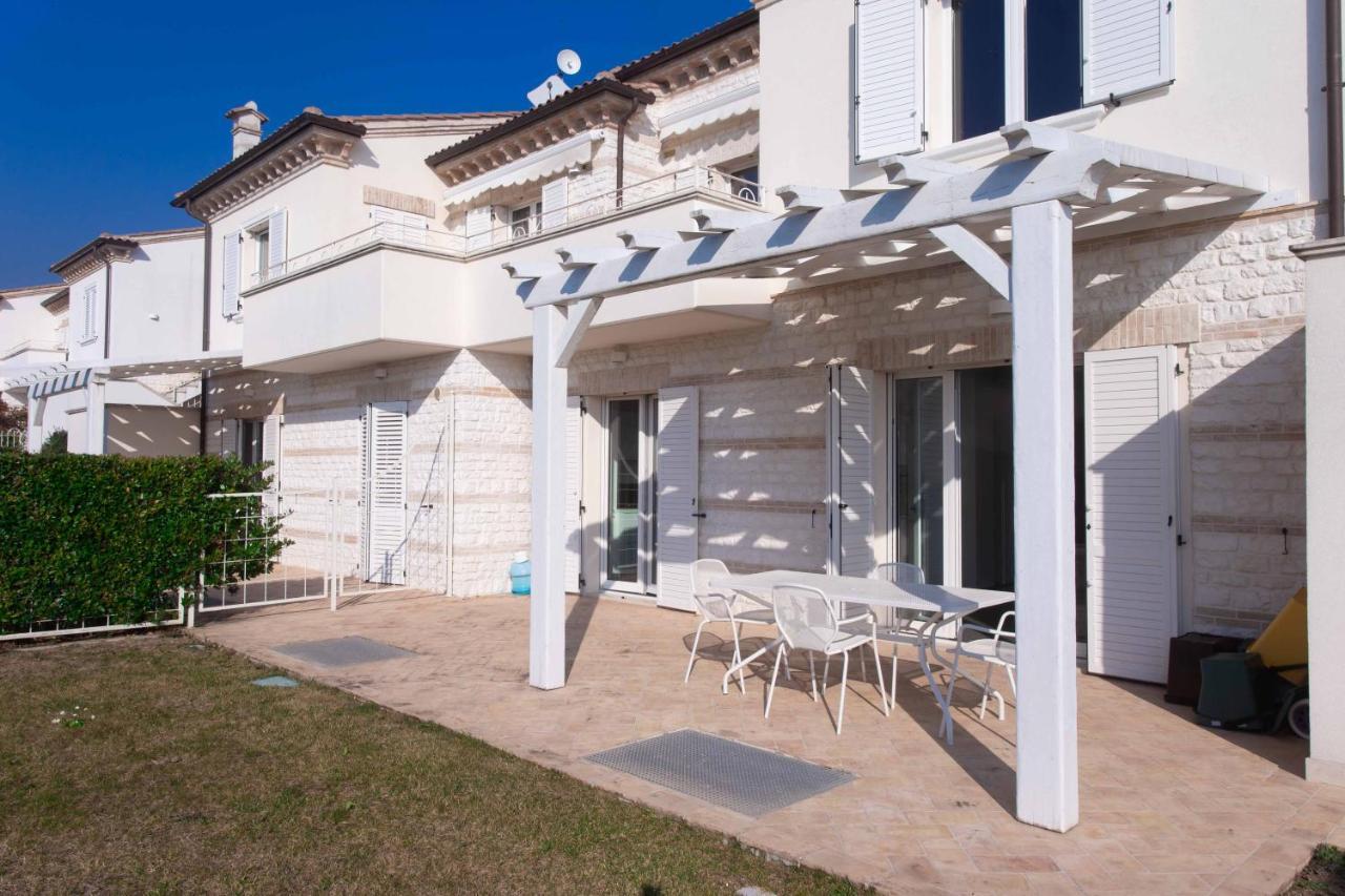 S018 - Sirolo, Nuovissimo Trilocale In Pietra Con Giardino Dx Appartement Buitenkant foto
