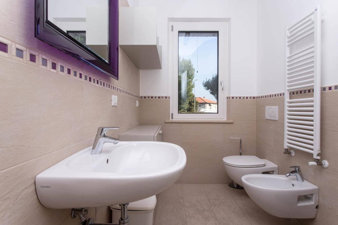 S018 - Sirolo, Nuovissimo Trilocale In Pietra Con Giardino Dx Appartement Buitenkant foto